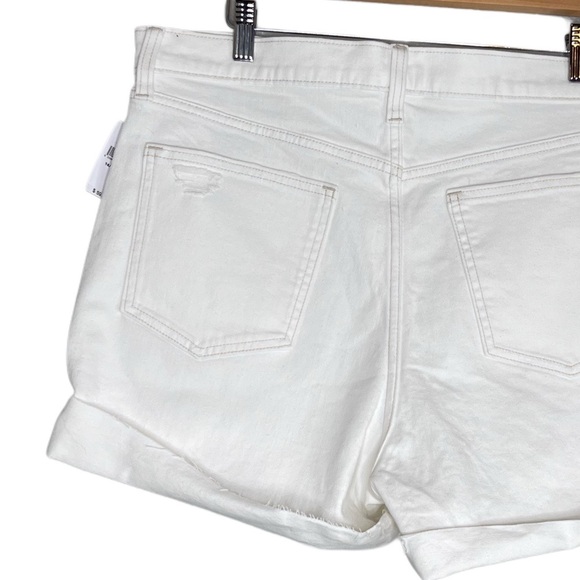 NWT GAP 4" High-Rise Dove Sz 32 | 14 Tall Shorts - Picture 3 of 16